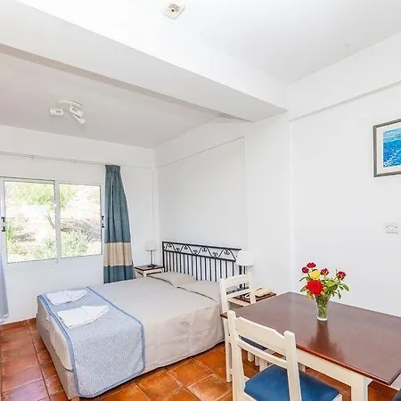 Andreotis Apts 2*