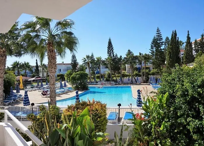 ホテル Andreotis Apts 2*